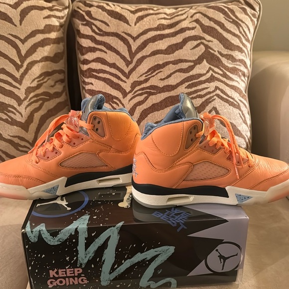 Air Jordan 5 x DJ Khaled Collab. Crimson Bliss/Sail/Leche Blue. Women’s 7. - Picture 4 of 7